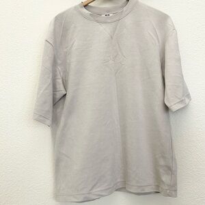 Uniqlo men's T-shirts color tan size M cotton blend
